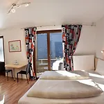 Haus Stampfer Гостевой дом 3*